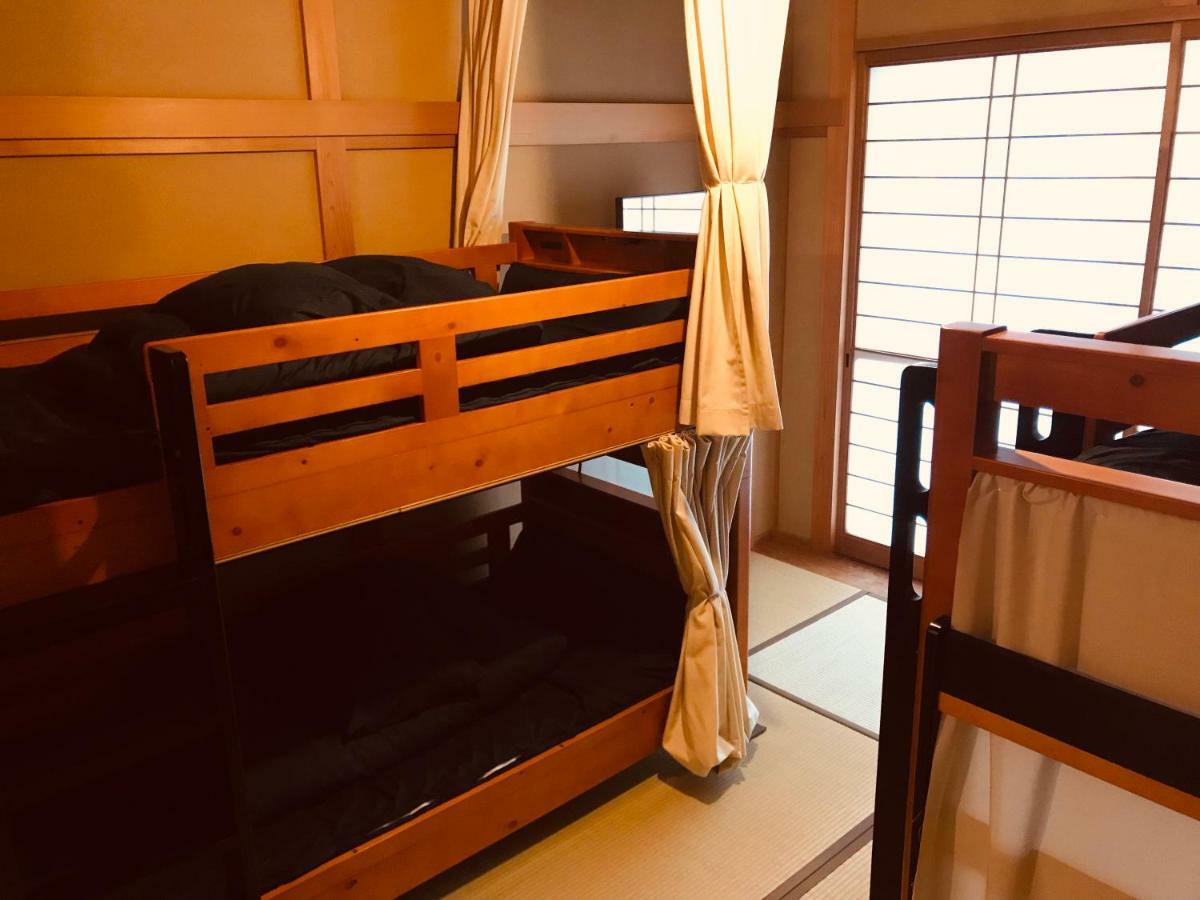 Ropeway St. Guesthouse Matsuyama  Exterior foto